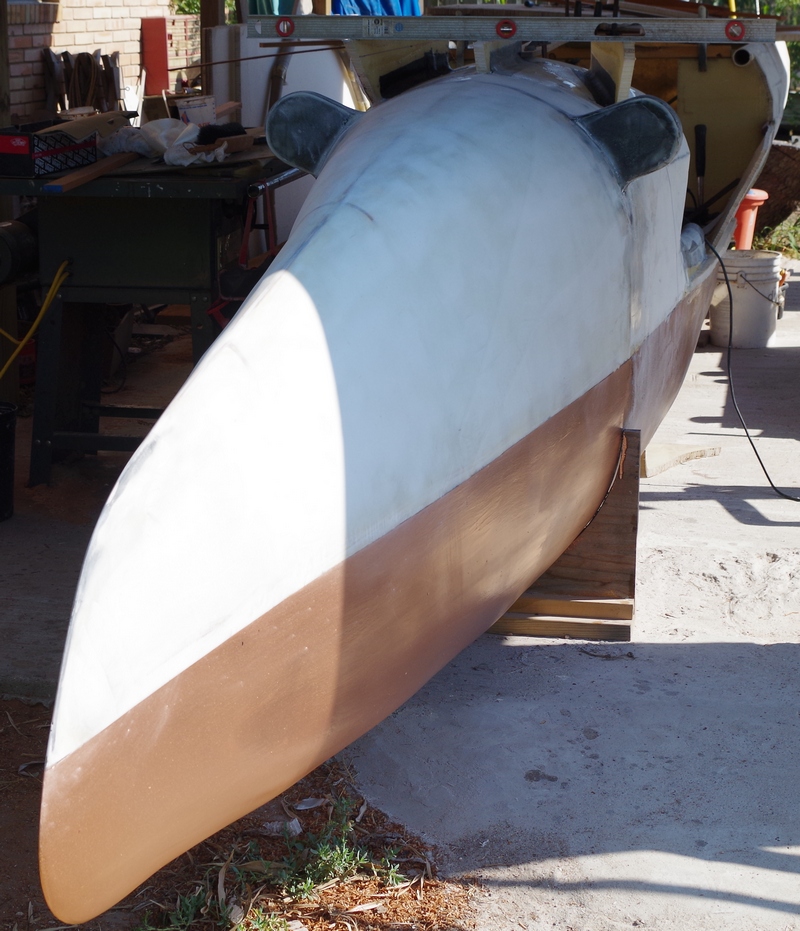 Bow section of Kite sailer with crossbeam connection